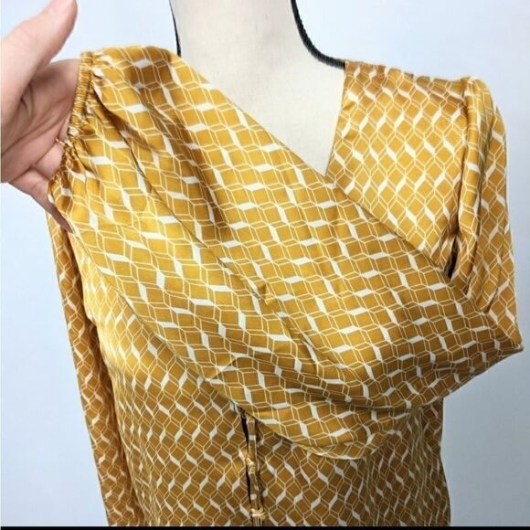 Forever 21 Gold V-Neck Tie Long Sleeve Top - Picture 6 of 8